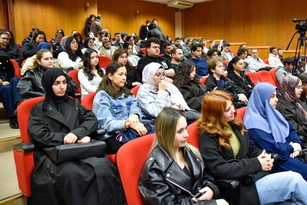 OKAF’26’da mezunlardan ilham veren kariyer hikâyeleri