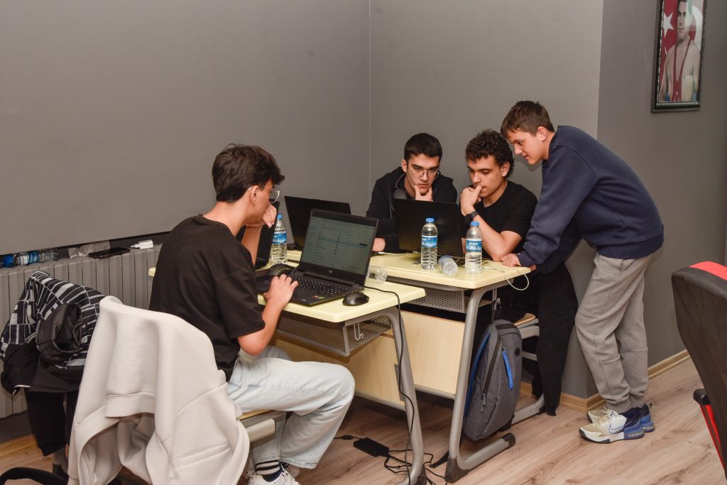 OMÜ’de yazılım maratonu “Hackathon” heyecanı başlıyor